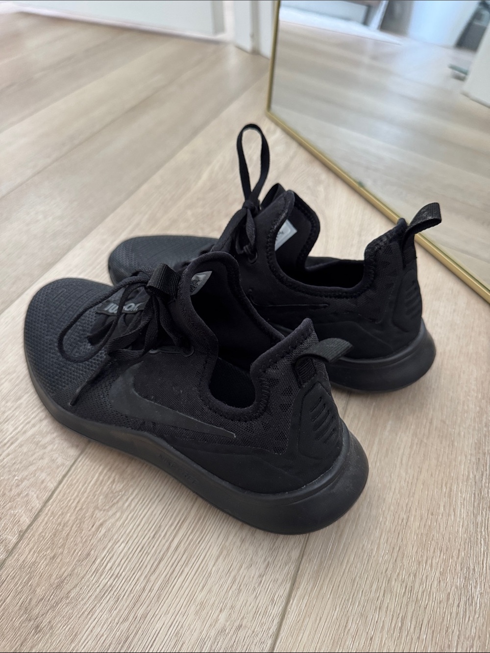Nike Women's Black Lightweight Training Sneakers - Picture 6 of 8